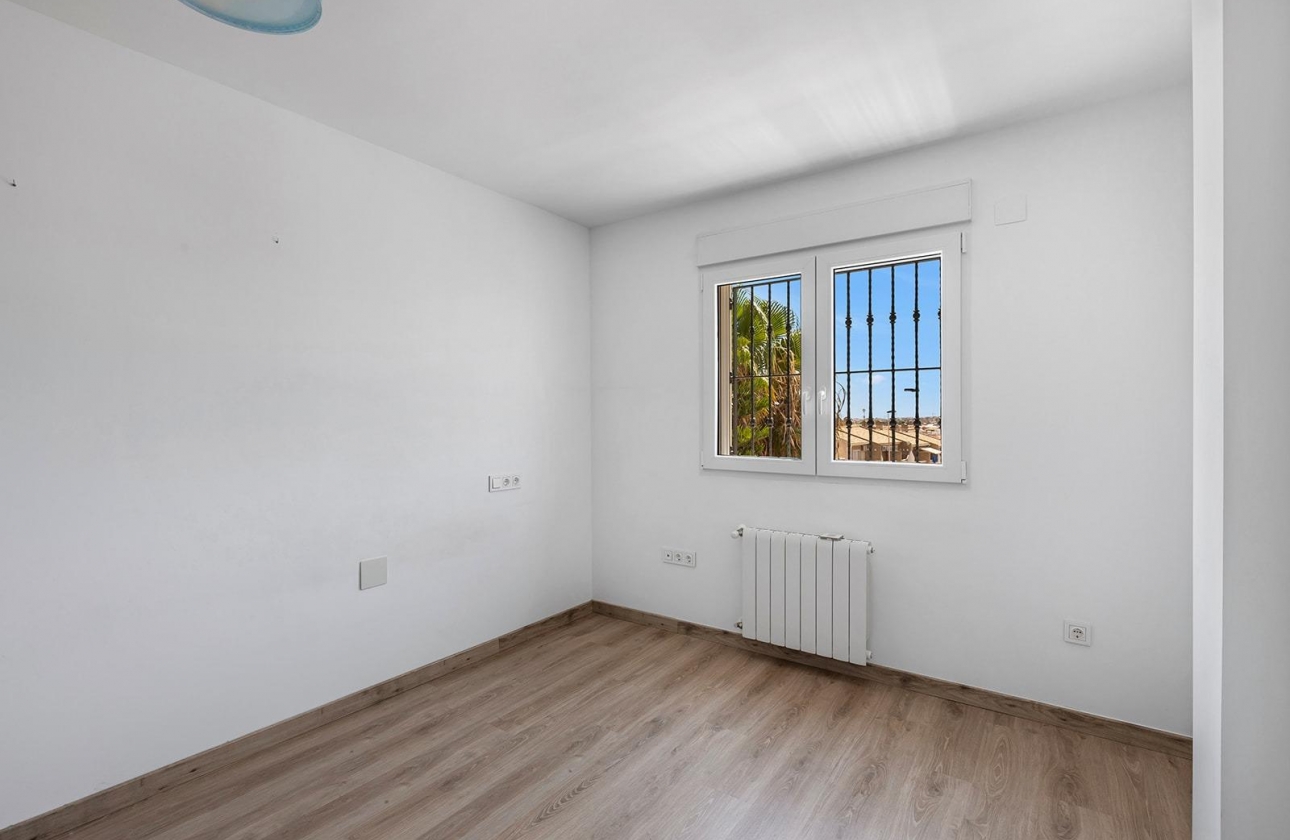 Rynek wtórny - Villa - Torrevieja - Aguas Nuevas