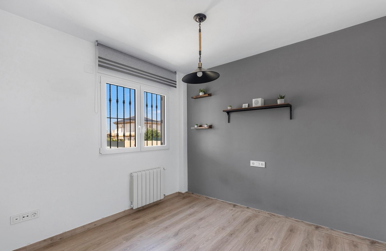 Rynek wtórny - Villa - Torrevieja - Aguas Nuevas