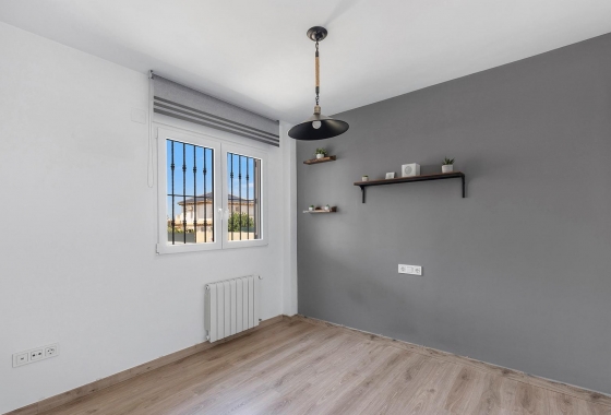 Rynek wtórny - Villa - Torrevieja - Aguas Nuevas