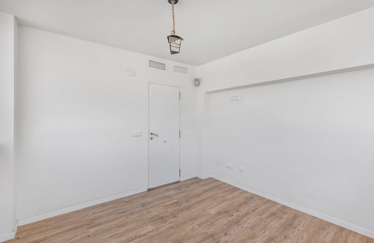 Rynek wtórny - Villa - Torrevieja - Aguas Nuevas