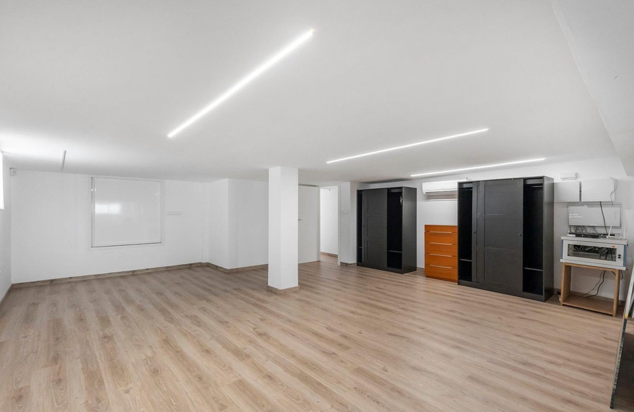 Rynek wtórny - Villa - Torrevieja - Aguas Nuevas