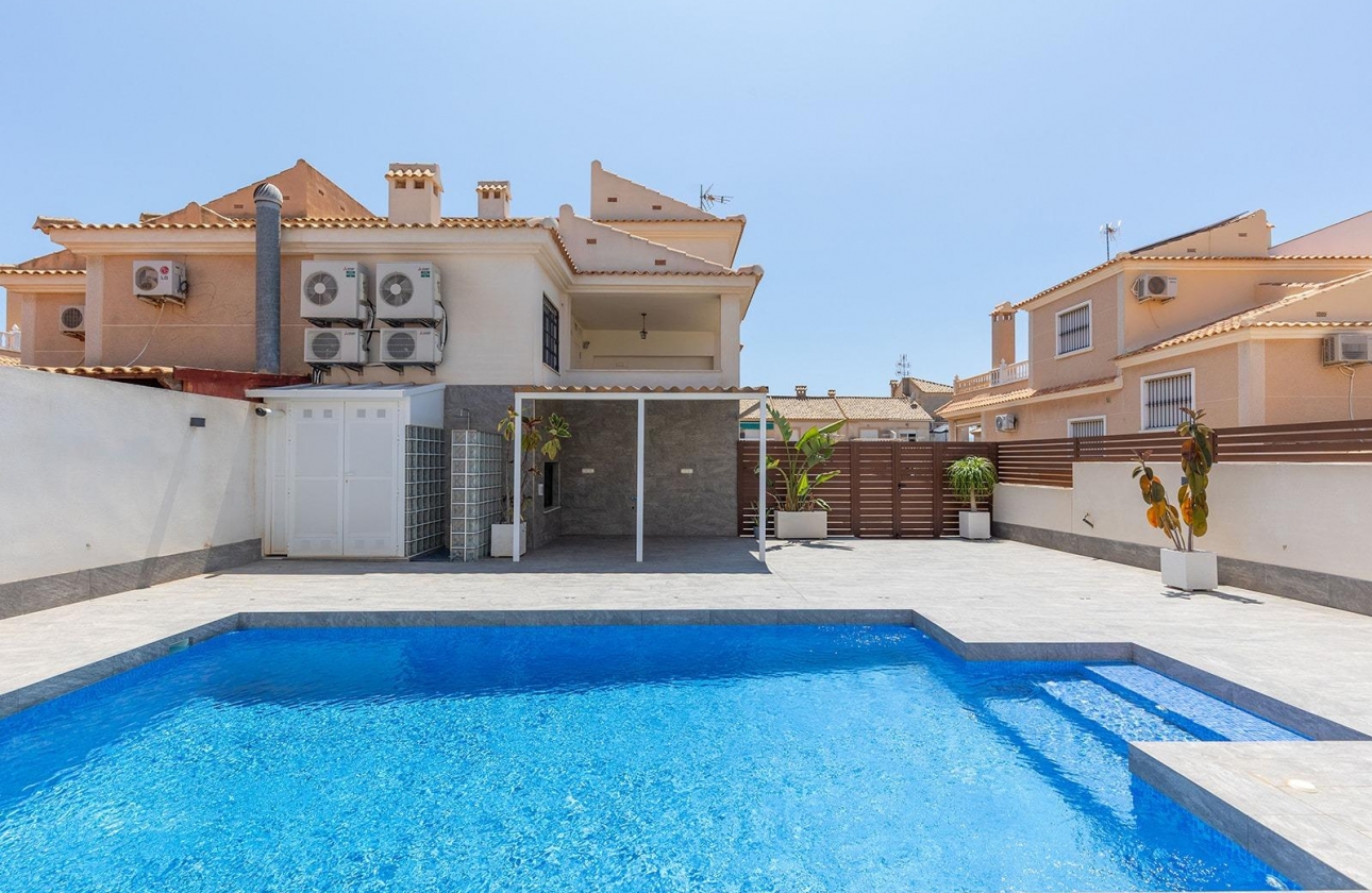 Rynek wtórny - Villa - Torrevieja - Aguas Nuevas