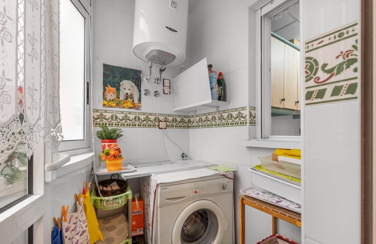 Resale - Apartment - Torrevieja - Estacion de autobuses