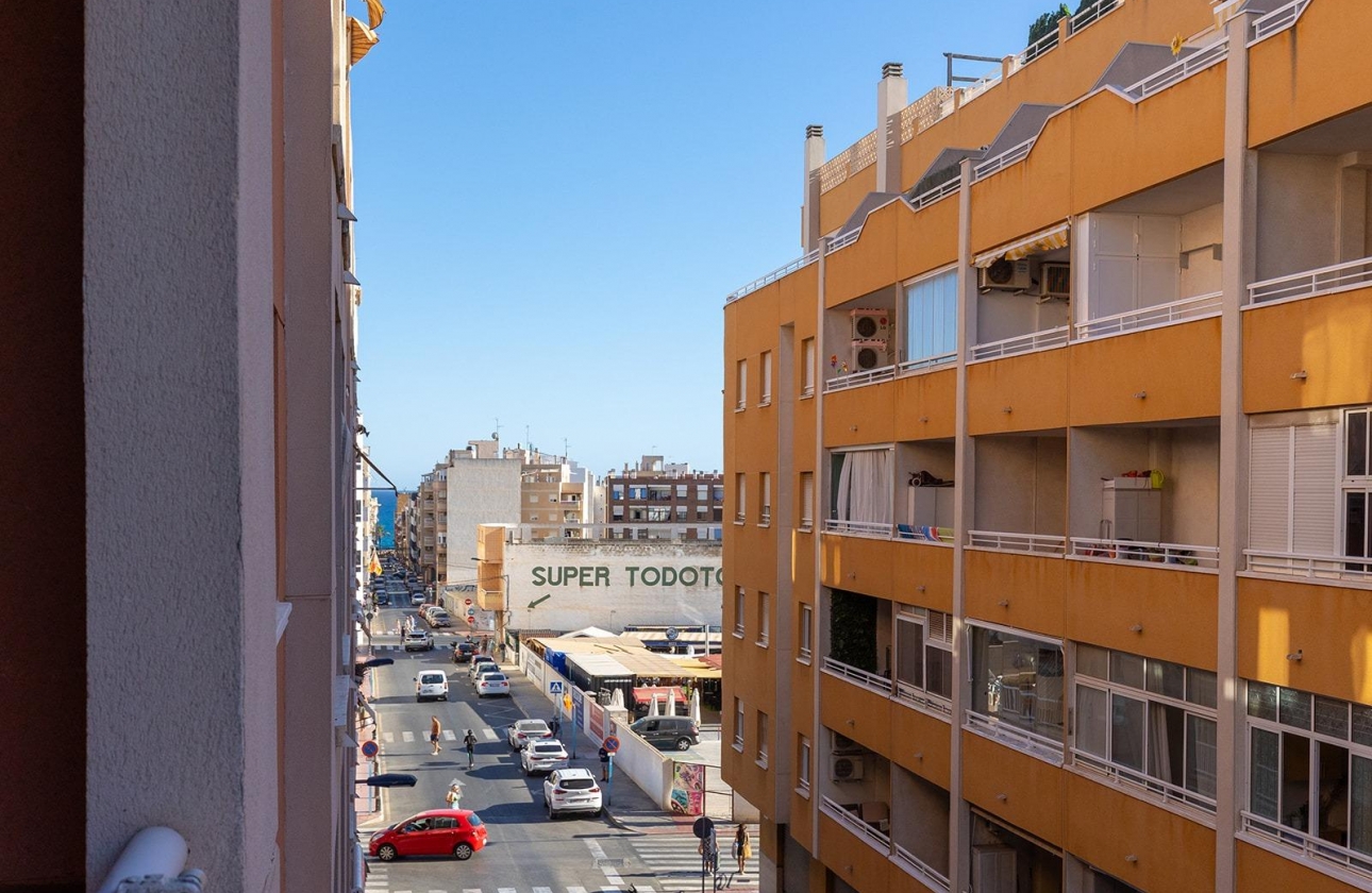 Resale - Apartment - Torrevieja - Estacion de autobuses