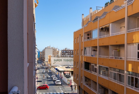 Resale - Apartment - Torrevieja - Estacion de autobuses