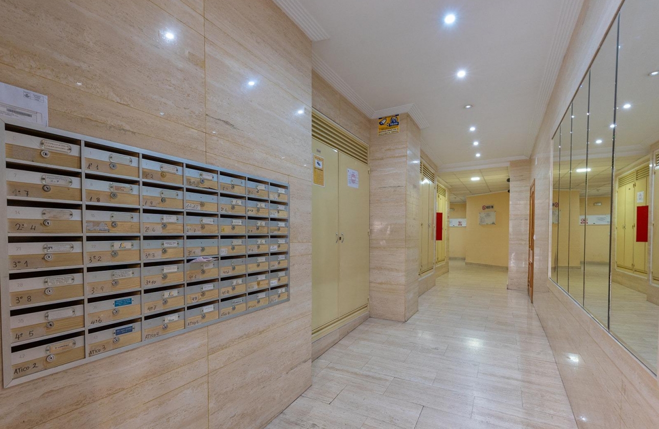 Resale - Apartment - Torrevieja - Estacion de autobuses