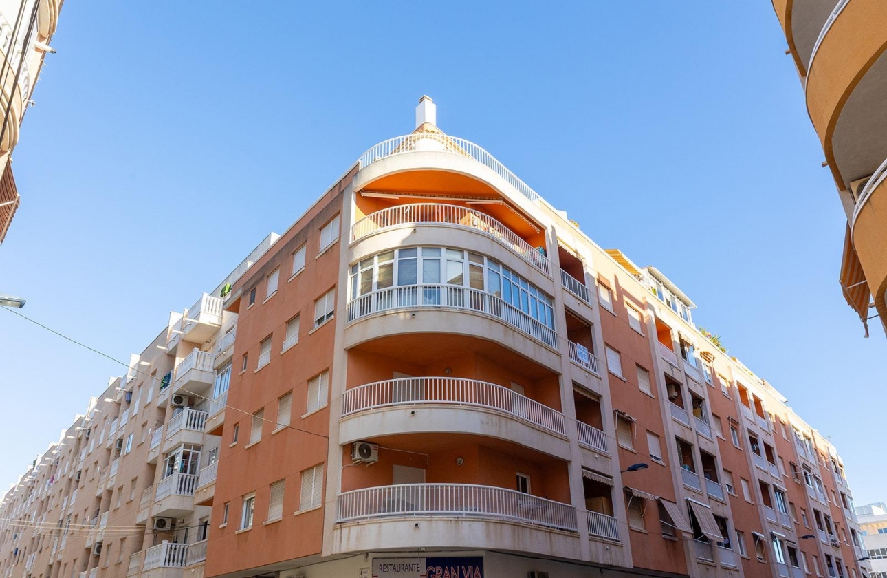 Resale - Apartment - Torrevieja - Estacion de autobuses