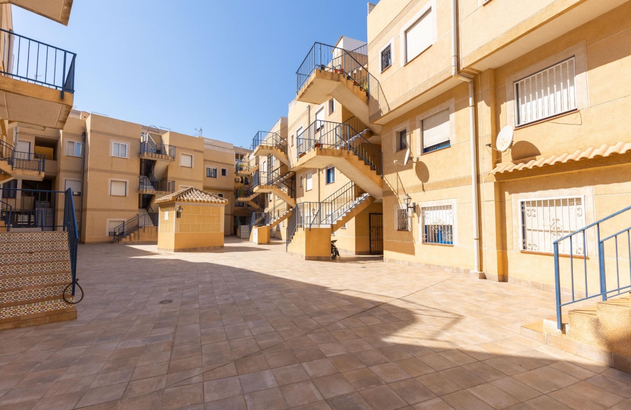 Resale - Apartment - Torrevieja - Playa de los Locos