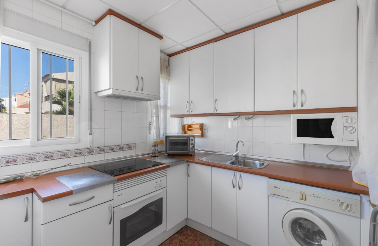 Resale - Apartment - Torrevieja - Playa de los Locos