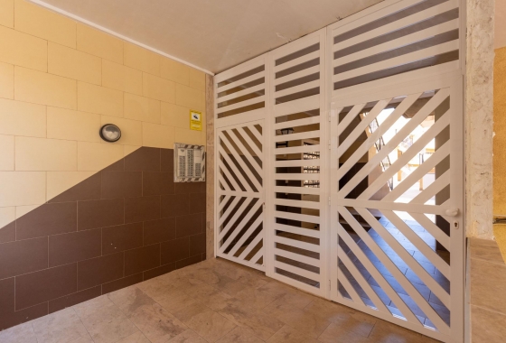 Resale - Apartment - Torrevieja - Playa de los Locos