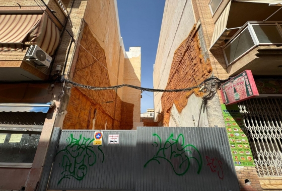 Reventa - Parcela / Terreno - Torrevieja