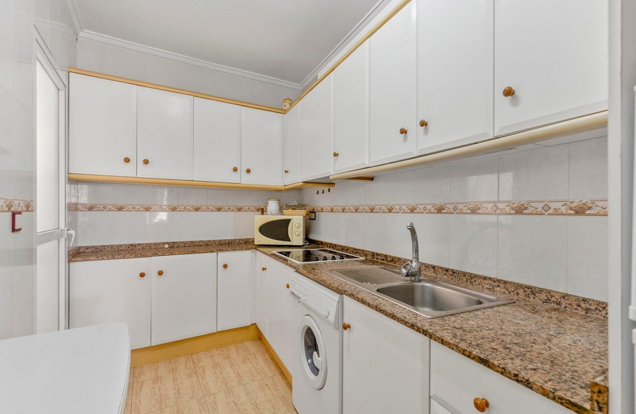 Resale - Apartment - Torrevieja - Estacion de autobuses