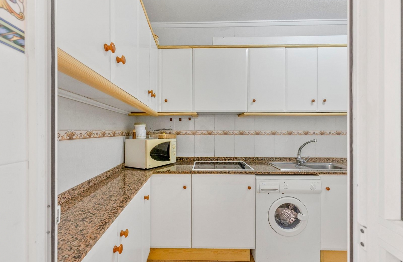 Resale - Apartment - Torrevieja - Estacion de autobuses