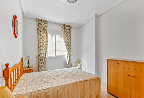Resale - Apartment - Torrevieja - Estacion de autobuses