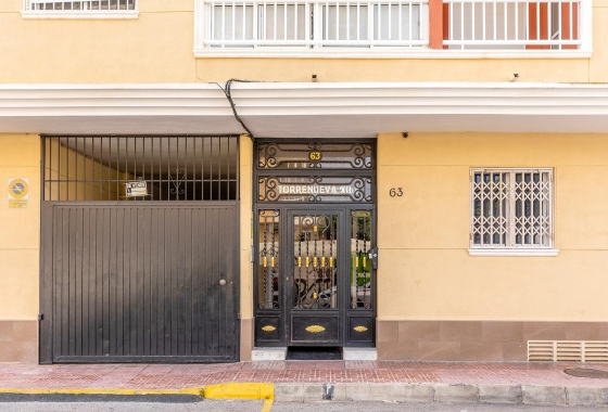 Resale - Apartment - Torrevieja - Estacion de autobuses