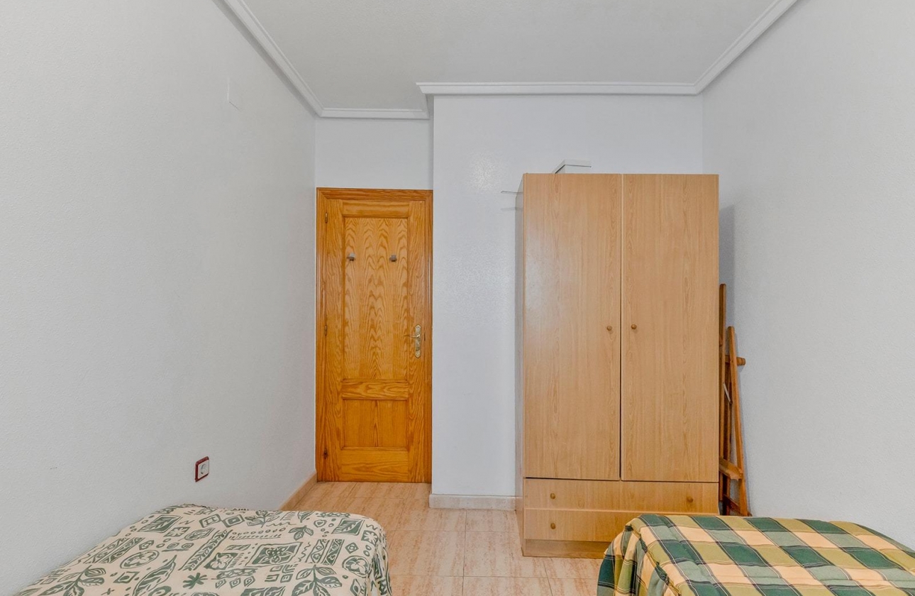 Resale - Apartment - Torrevieja - Estacion de autobuses