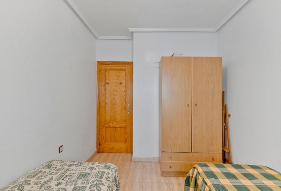 Resale - Apartment - Torrevieja - Estacion de autobuses