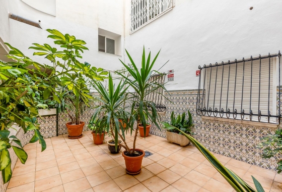 Resale - Apartment - Torrevieja - Estacion de autobuses