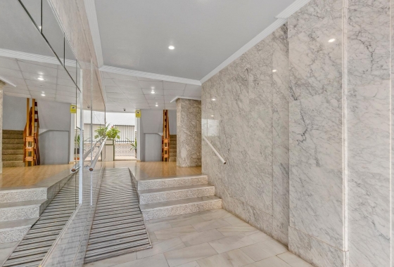 Resale - Apartment - Torrevieja - Estacion de autobuses