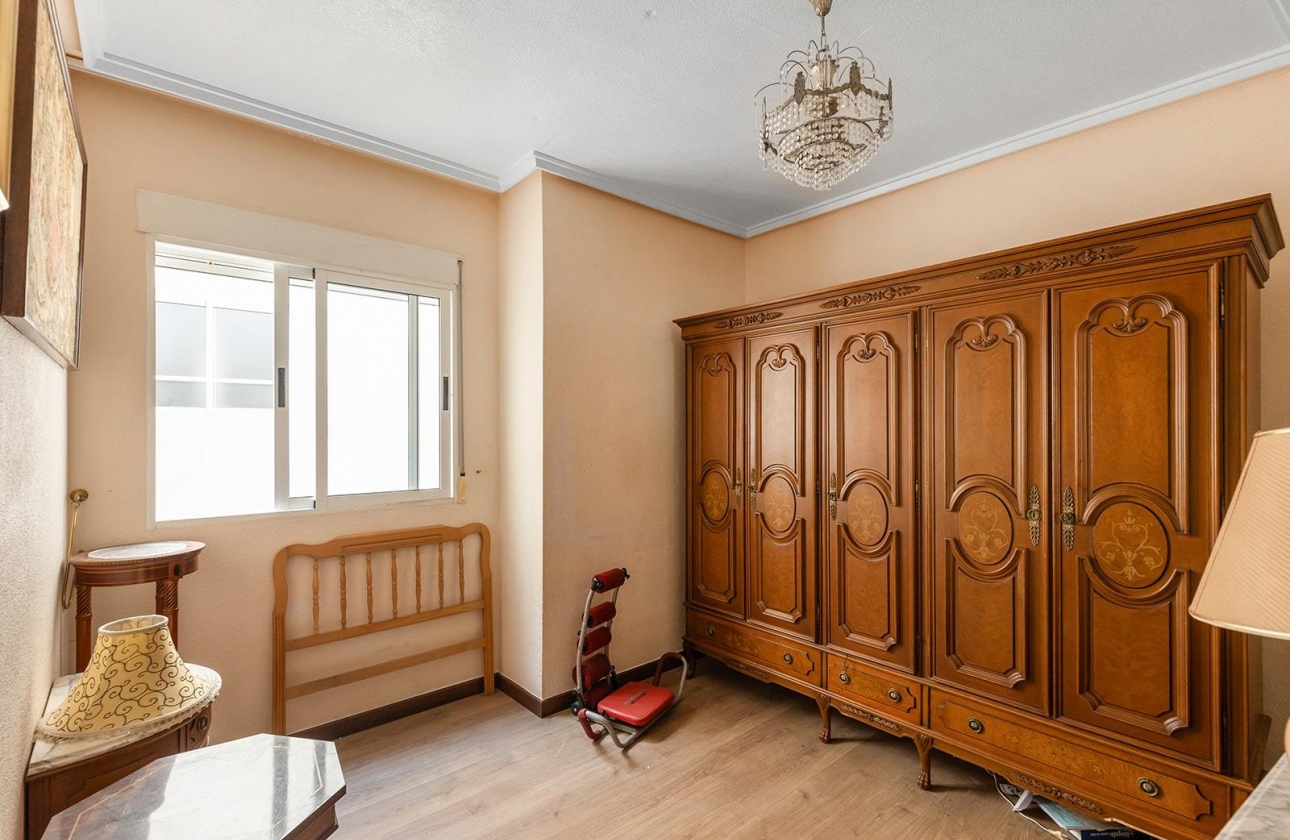 Rynek wtórny - Apartament - Torrevieja - Estacion de autobuses