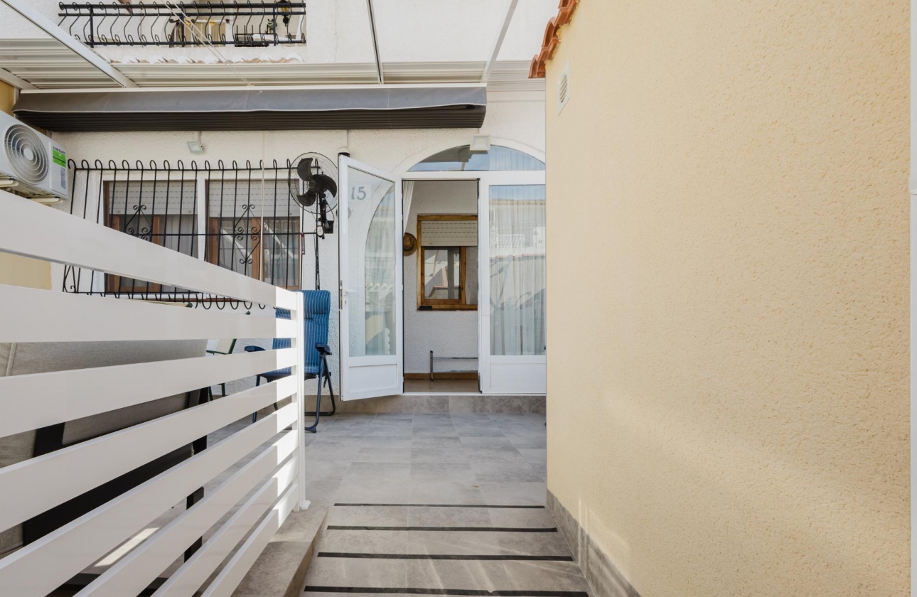 Rynek wtórny - Bungalow - Torrevieja - Playa De Los Naufragos