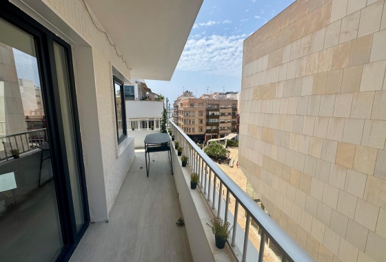 Rynek wtórny - Apartament - Torrevieja - CLUB NAUTICO TORREVIEJA