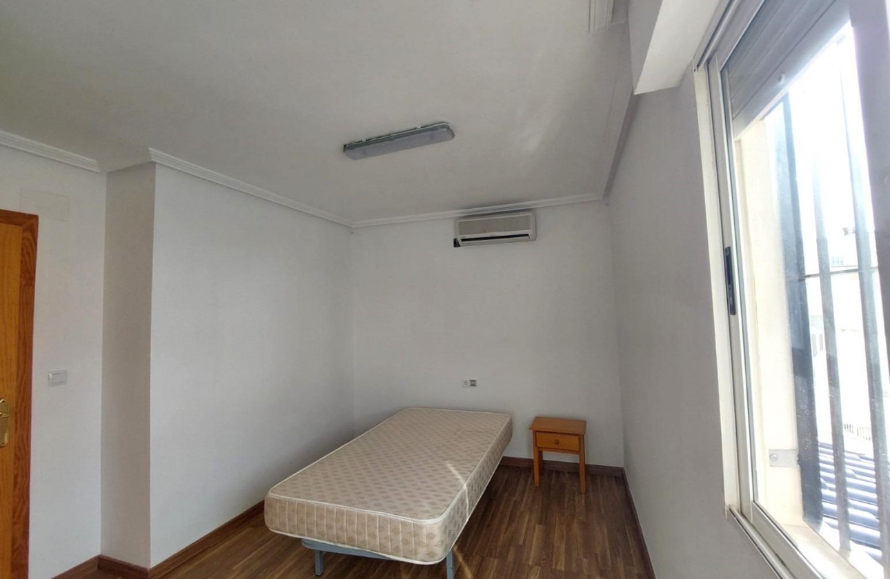 Rynek wtórny - Szeregowiec - Torrevieja - Los Altos