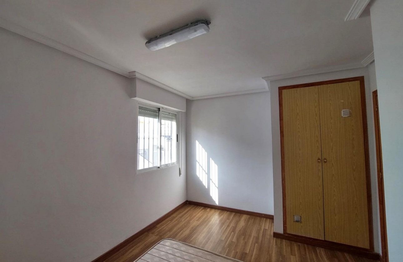 Rynek wtórny - Szeregowiec - Torrevieja - Los Altos