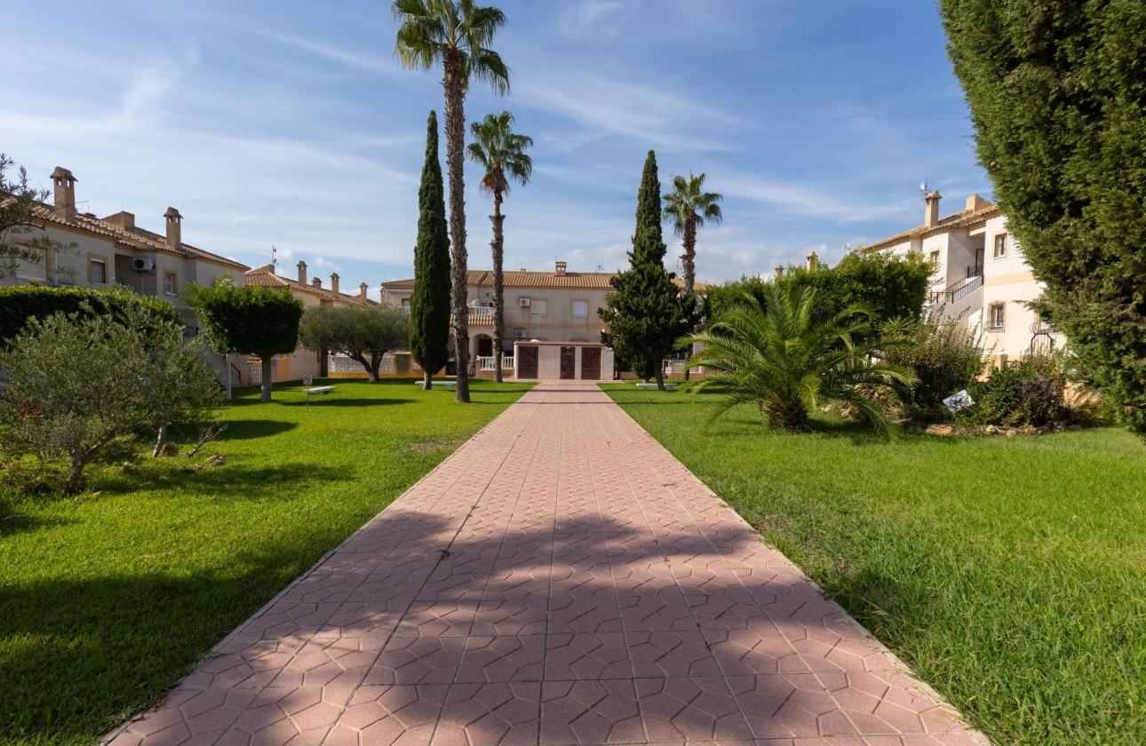 Wynajem długoterminowy - Bungalow - Torrevieja - Zona los Frutales