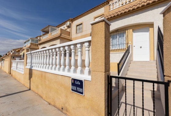 Wynajem długoterminowy - Bungalow - Torrevieja - Zona los Frutales