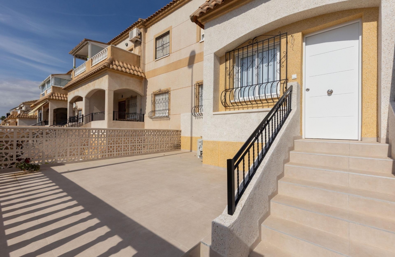 Wynajem długoterminowy - Bungalow - Torrevieja - Zona los Frutales