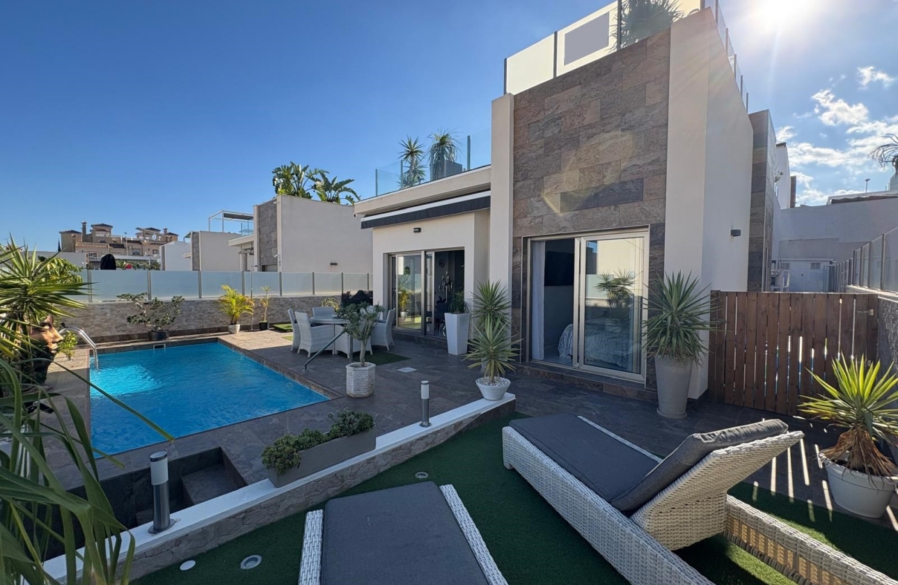 Rynek wtórny - Villa - Orihuela Costa - Villamartín