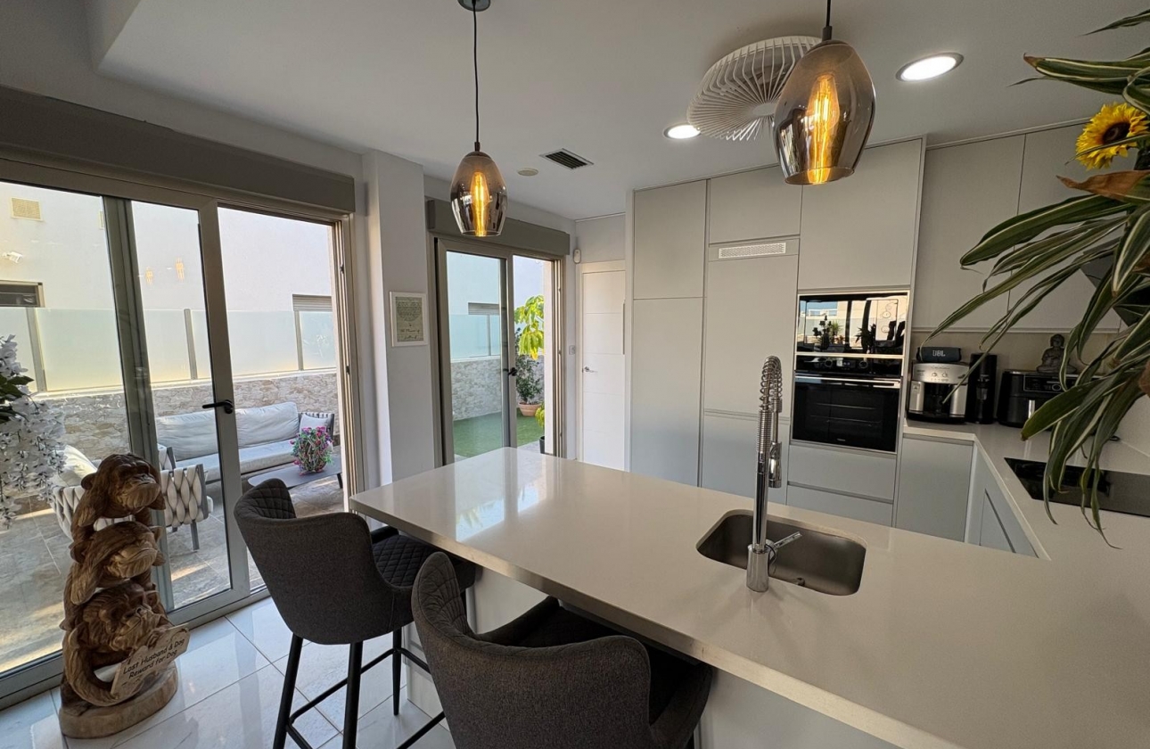 Rynek wtórny - Villa - Orihuela Costa - Villamartín