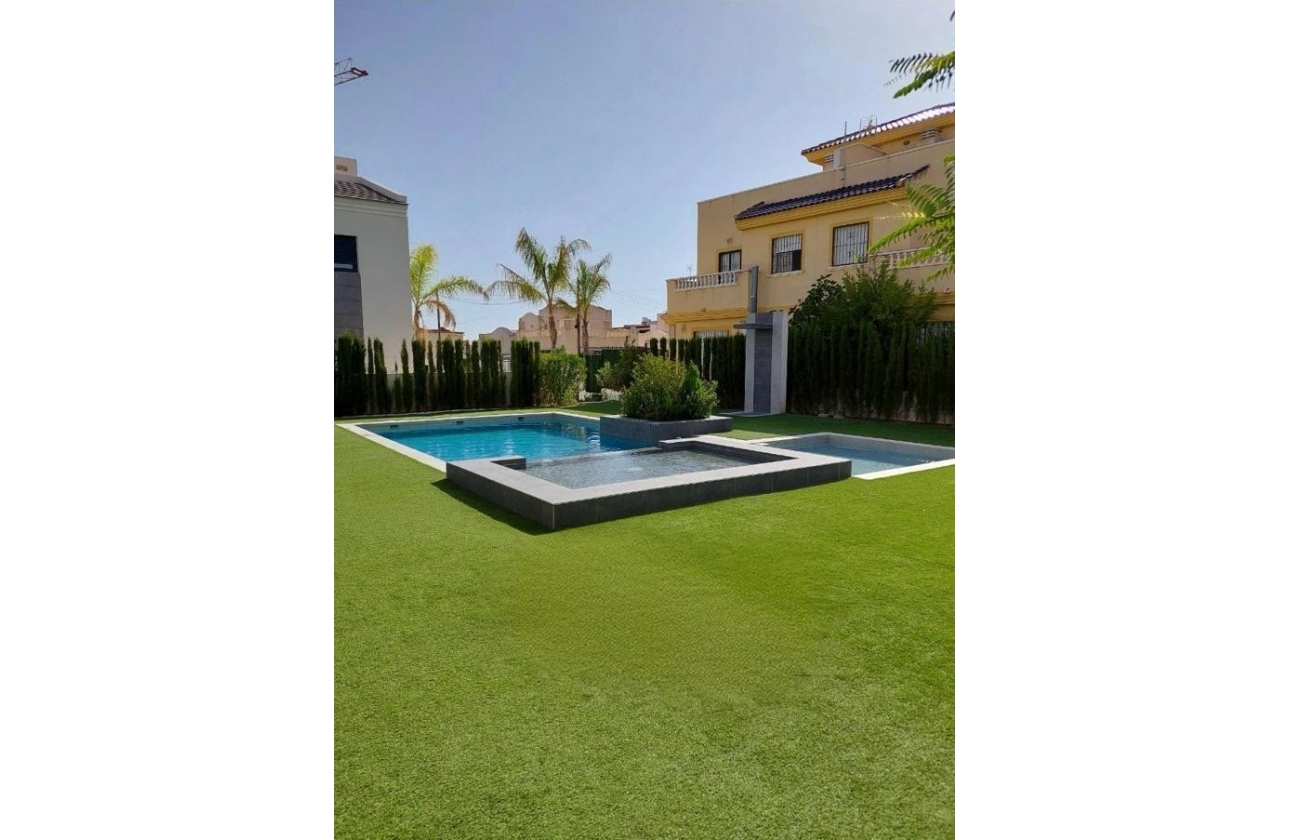 Rynek wtórny - Apartament - Torrevieja - Los Balcones