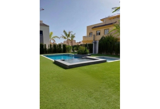 Rynek wtórny - Apartament - Torrevieja - Los Balcones
