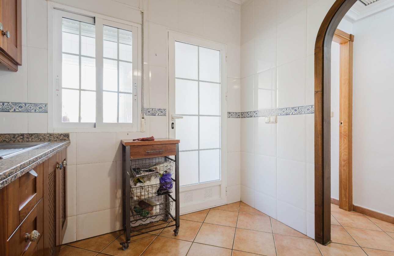 Rynek wtórny - Szeregowiec - Algorfa - LO CRISPIN