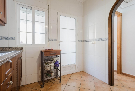 Rynek wtórny - Szeregowiec - Algorfa - LO CRISPIN