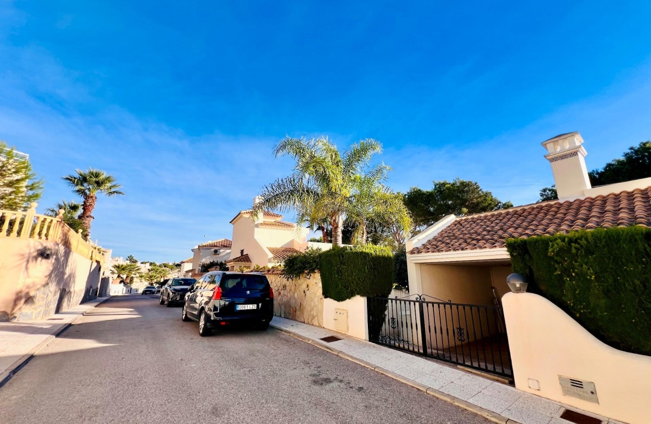 Resale - Villa - Orihuela Costa - Lomas de Campoamor-Las Ramblas