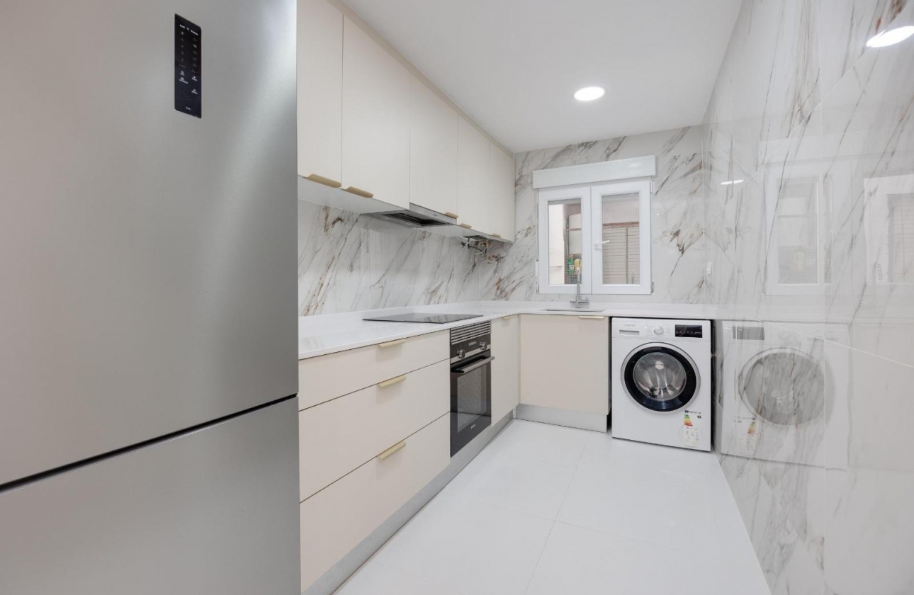 Rynek wtórny - Apartament - Torrevieja - Playa De Los Naufragos