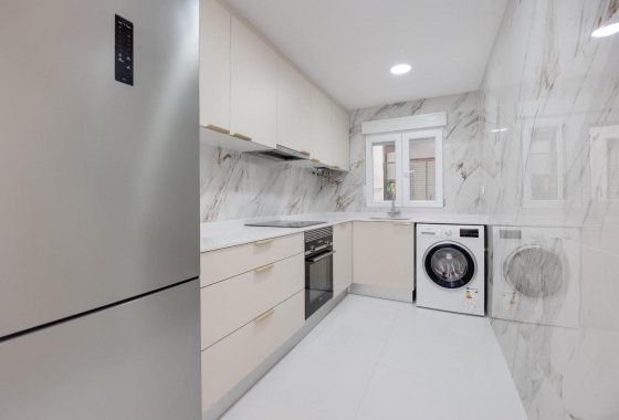 Rynek wtórny - Apartament - Torrevieja - Playa De Los Naufragos