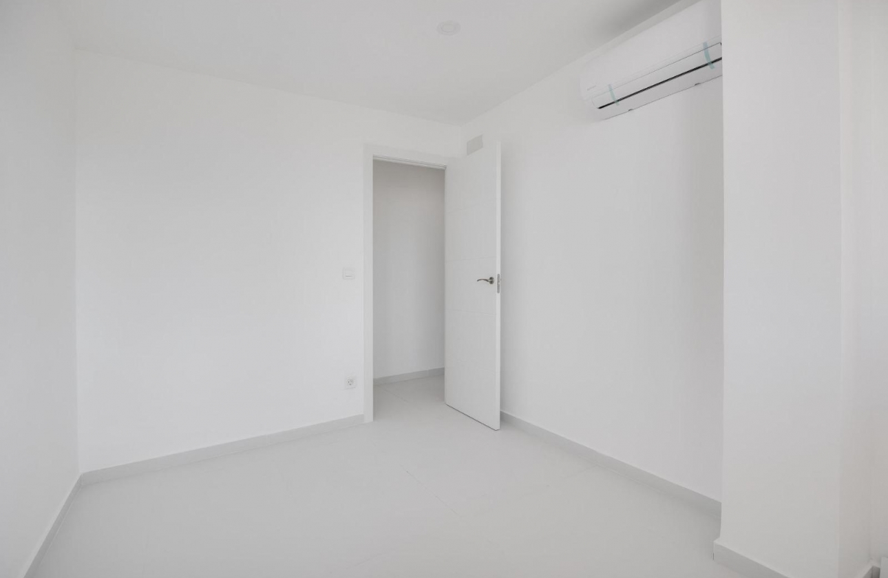 Rynek wtórny - Apartament - Torrevieja - Playa De Los Naufragos