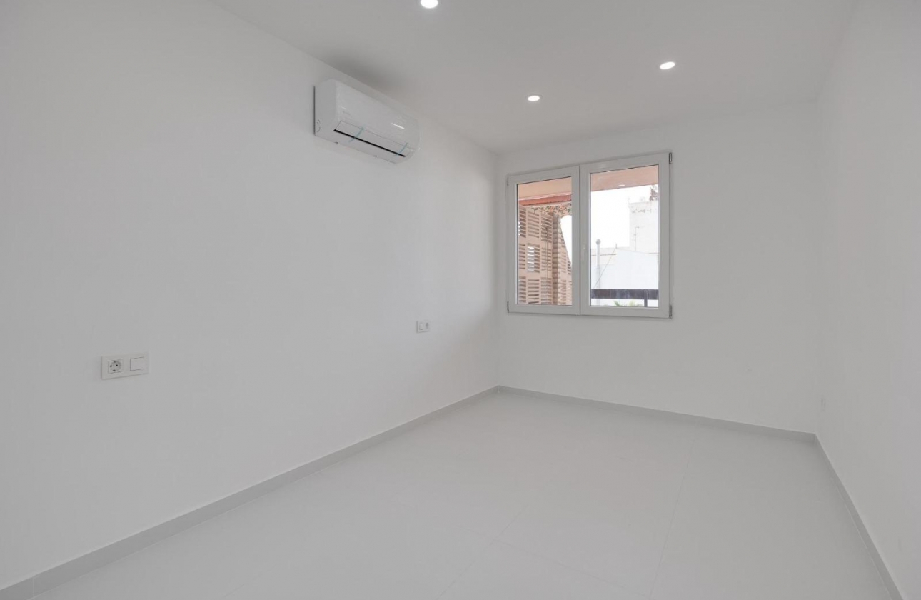 Rynek wtórny - Apartament - Torrevieja - Playa De Los Naufragos