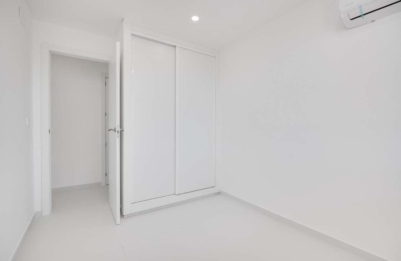 Rynek wtórny - Apartament - Torrevieja - Playa De Los Naufragos