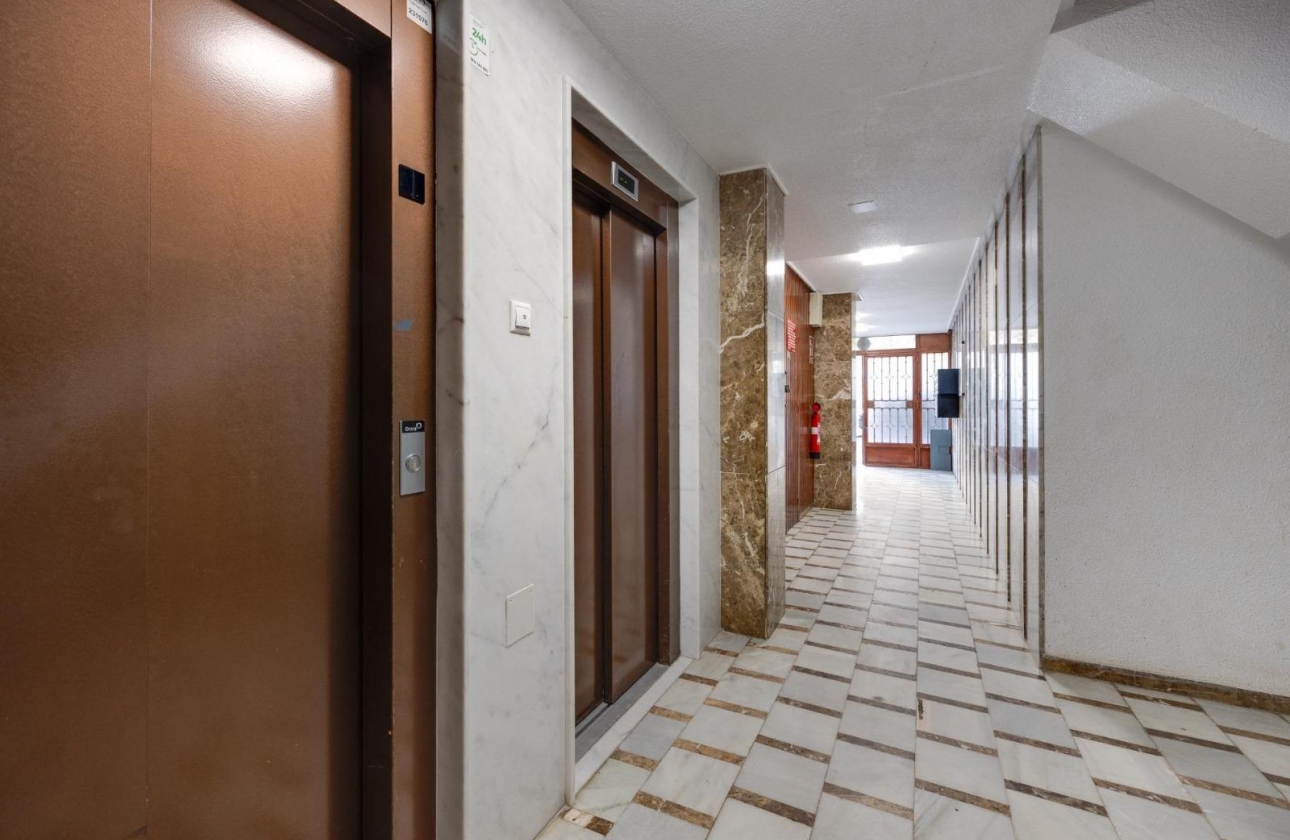 Rynek wtórny - Apartament - Torrevieja - Playa De Los Naufragos