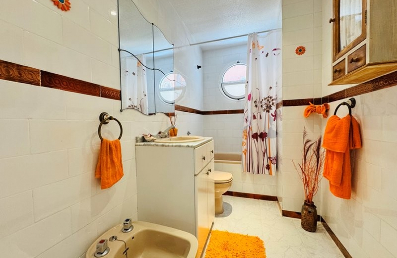 Rynek wtórny - Szeregowiec - Torrevieja - Puerto Romano