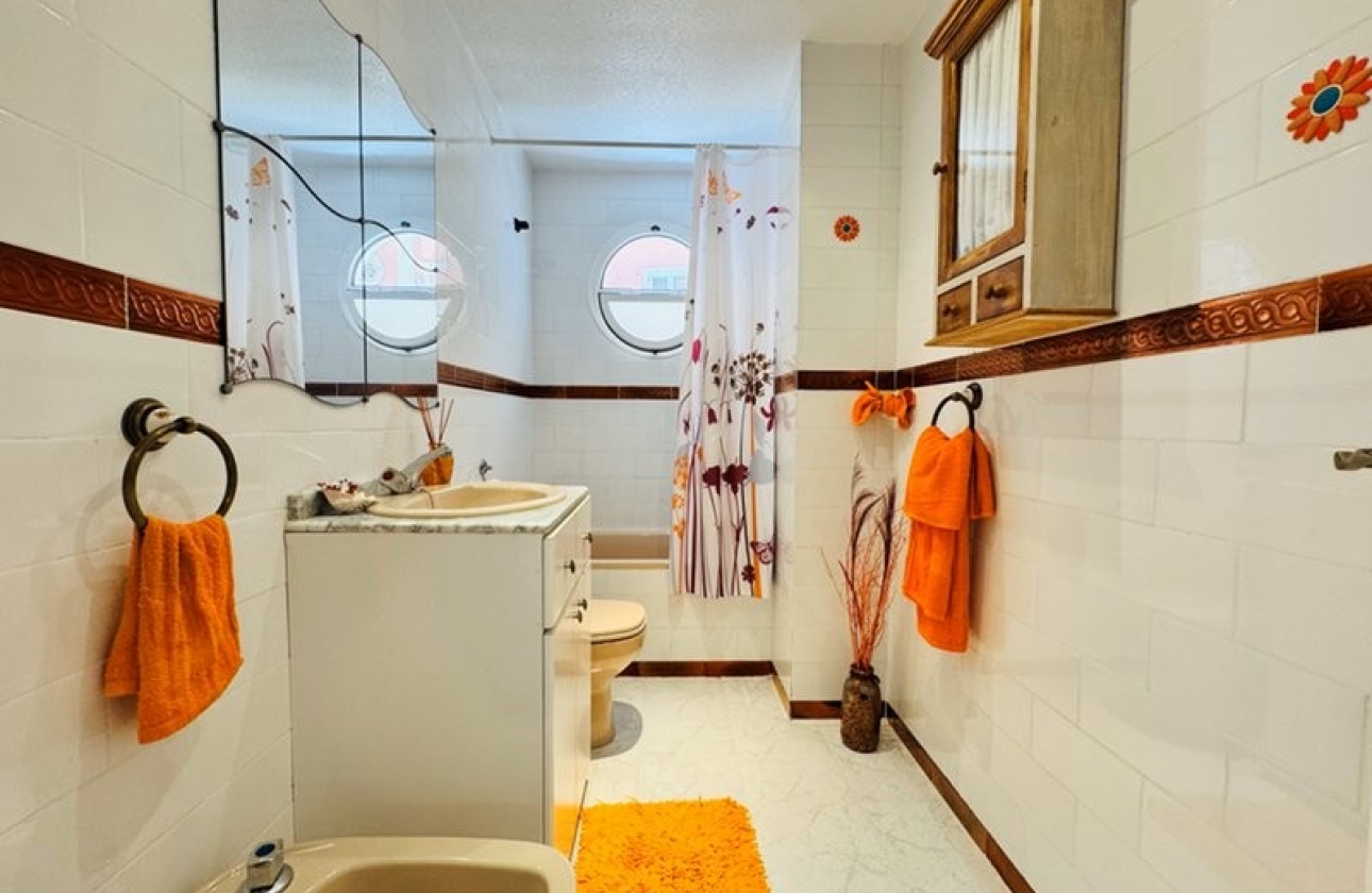 Rynek wtórny - Szeregowiec - Torrevieja - Puerto Romano