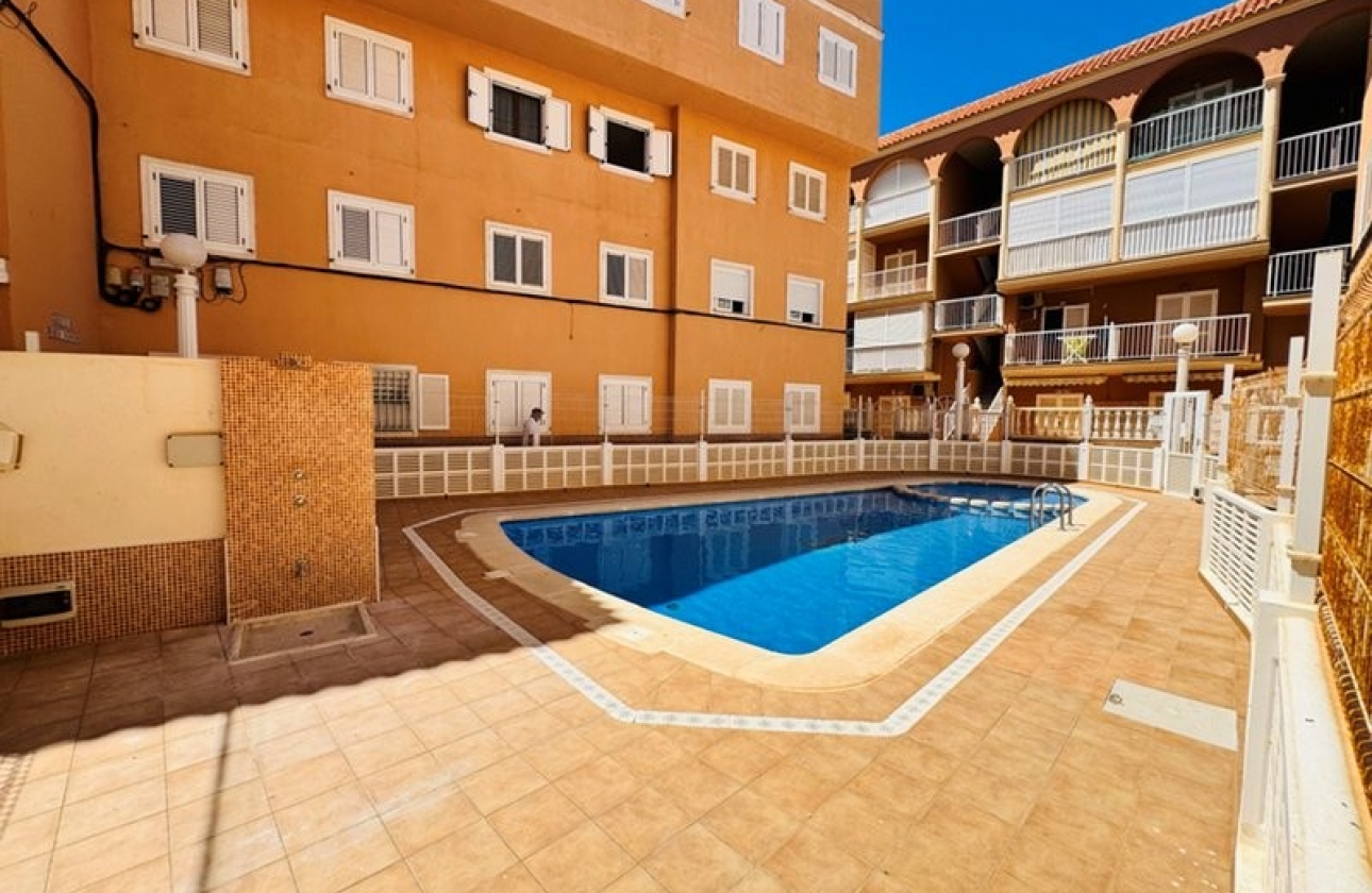 Rynek wtórny - Szeregowiec - Torrevieja - Puerto Romano