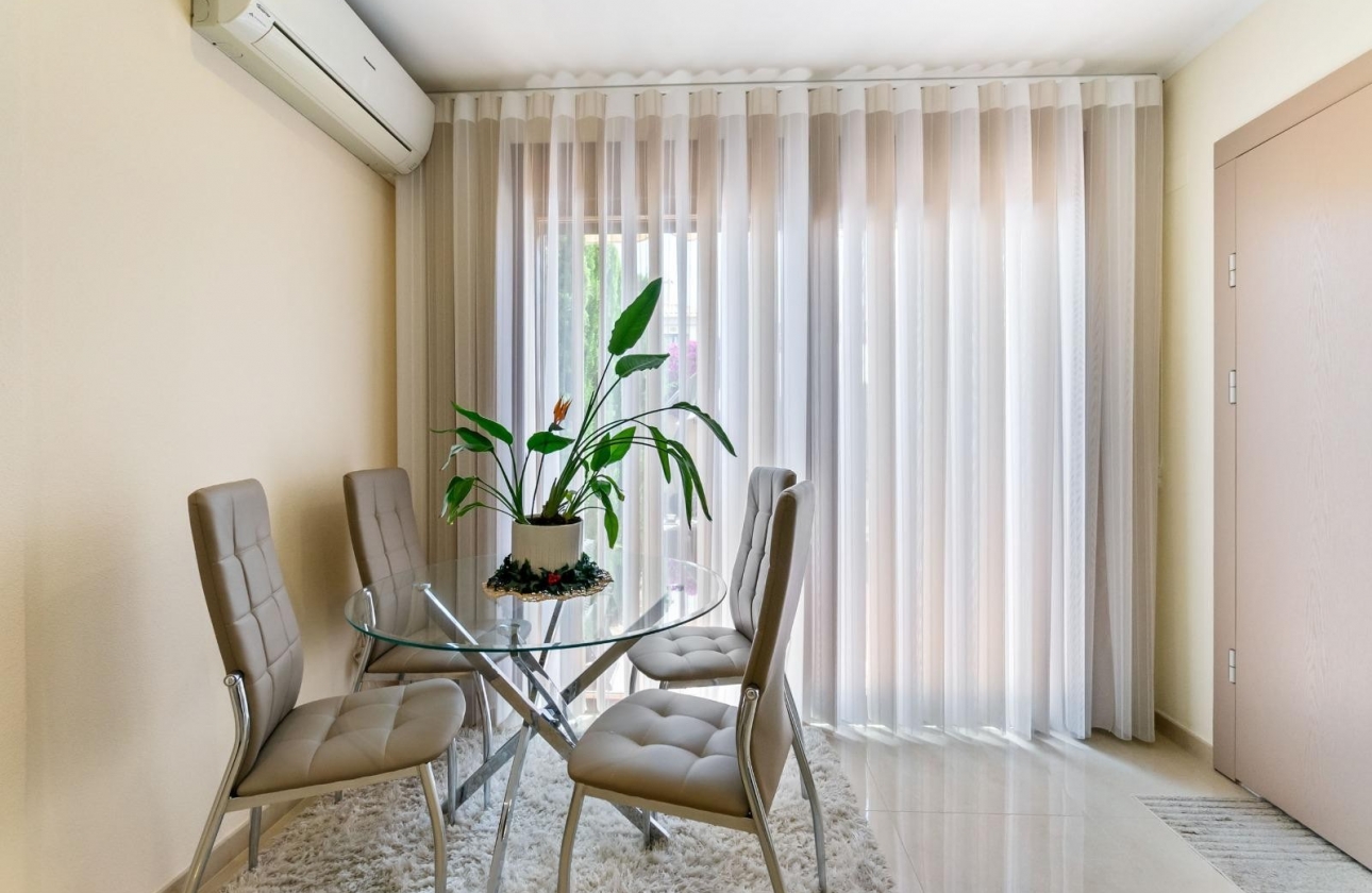 Rynek wtórny - Szeregowiec - Torrevieja - Aguas Nuevas