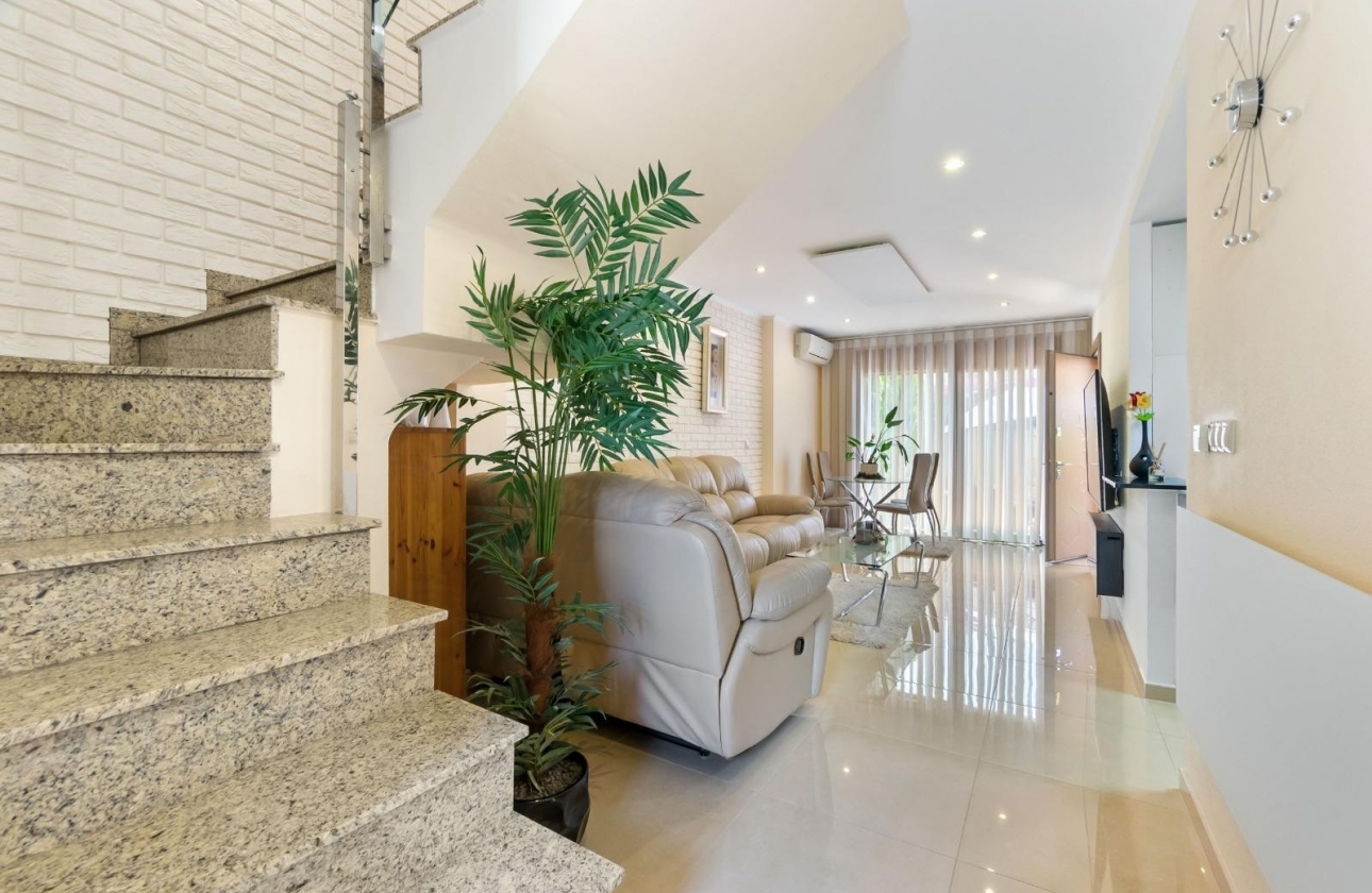 Rynek wtórny - Szeregowiec - Torrevieja - Aguas Nuevas