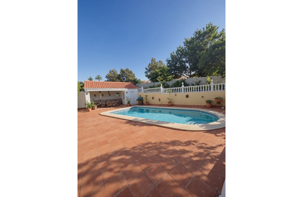 Reventa - Villa - San Miguel de Salinas